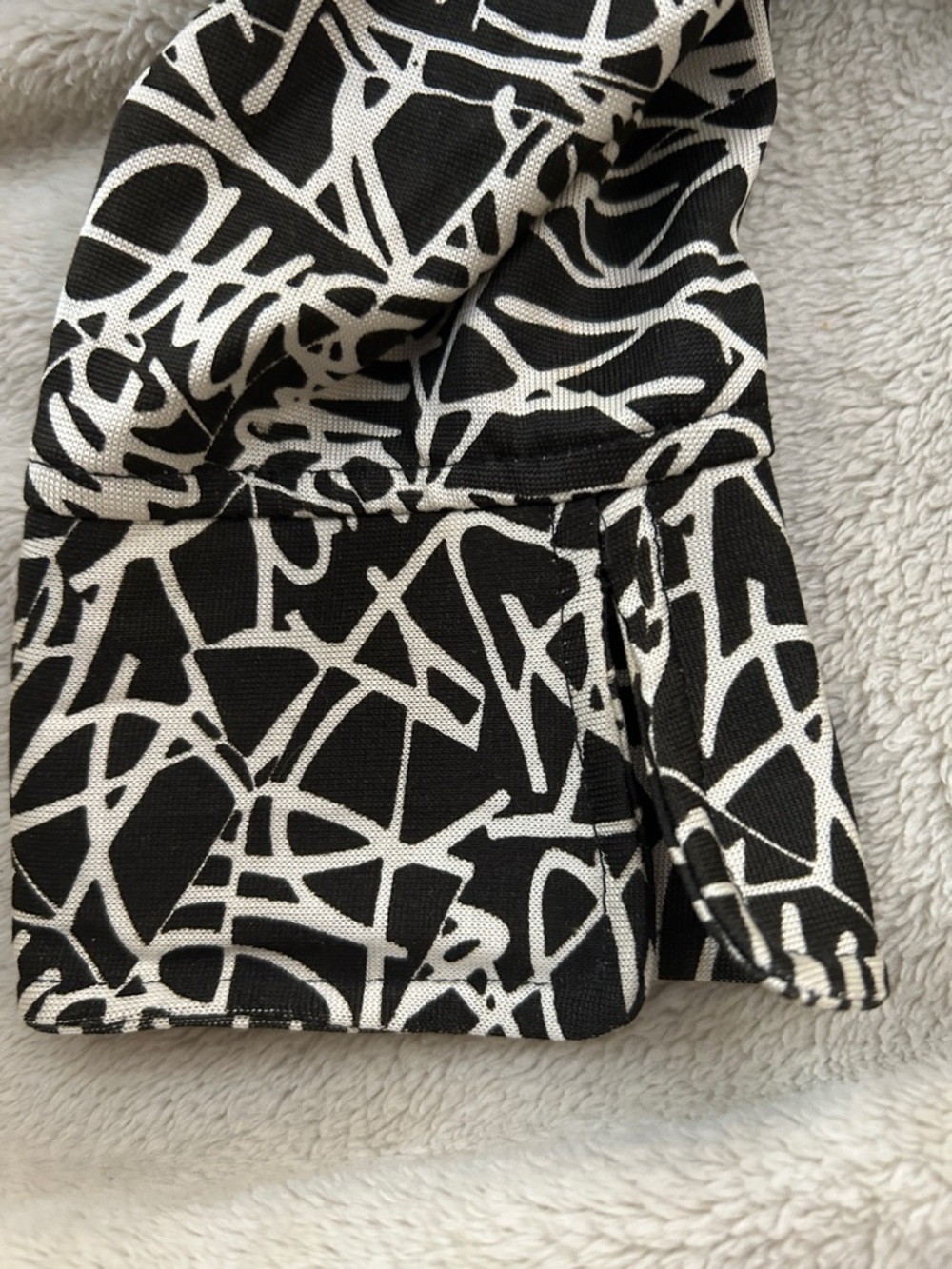 Vintage Diane Von Furstenburg Scribble Signature Black and White Wrap Dress - Picture 4 of 4